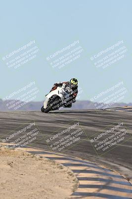 media/Dec-07-2025-CVMA (Sun) [[3e7d2de5dc]]/Race 7-Formula Lightweight Twins Shootout/